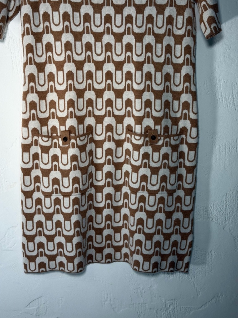 Nicole Miller SS Geometric Knit Dress in Cream and Brown- above knee - beautiful - Picture 2 of 10